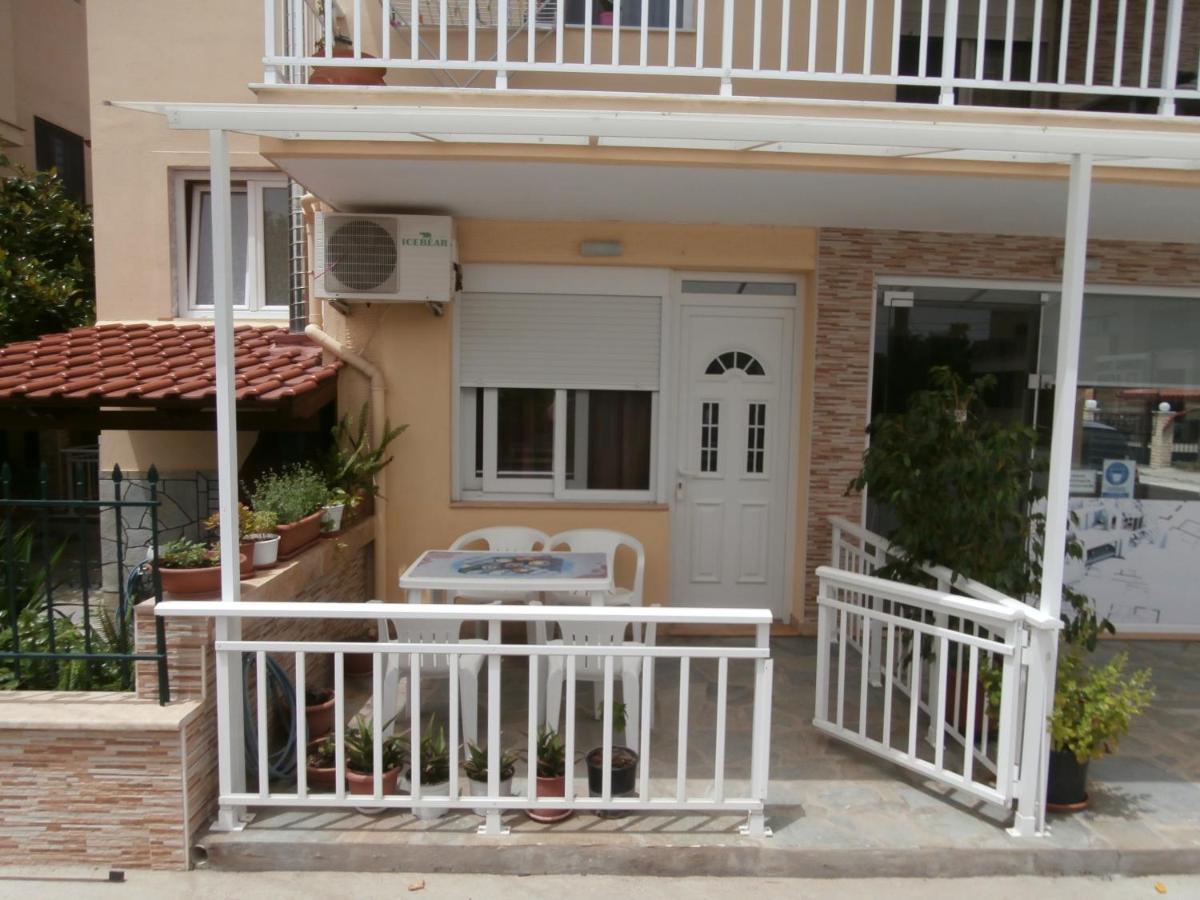 Villa Finikas Vrasná Exterior foto